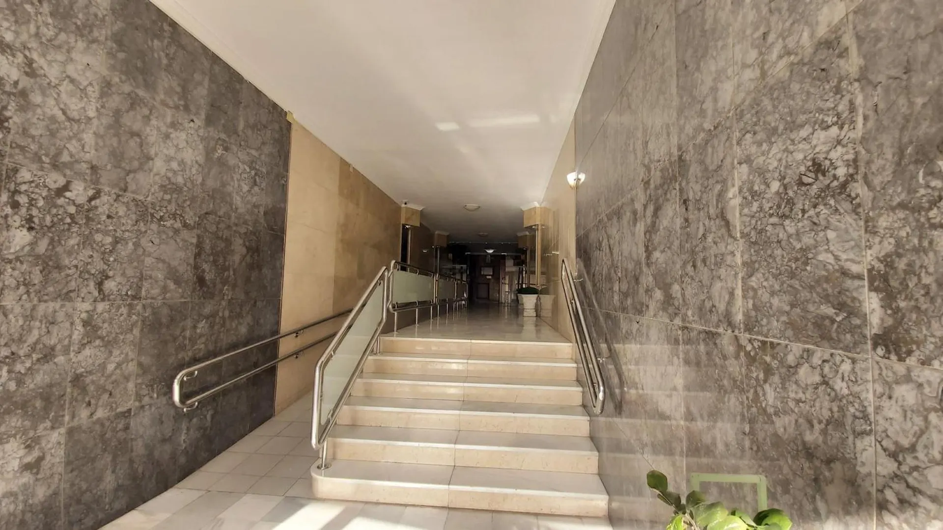 Del Parque Flats San Millan Family Apartment Málaga 0*,  Spagna