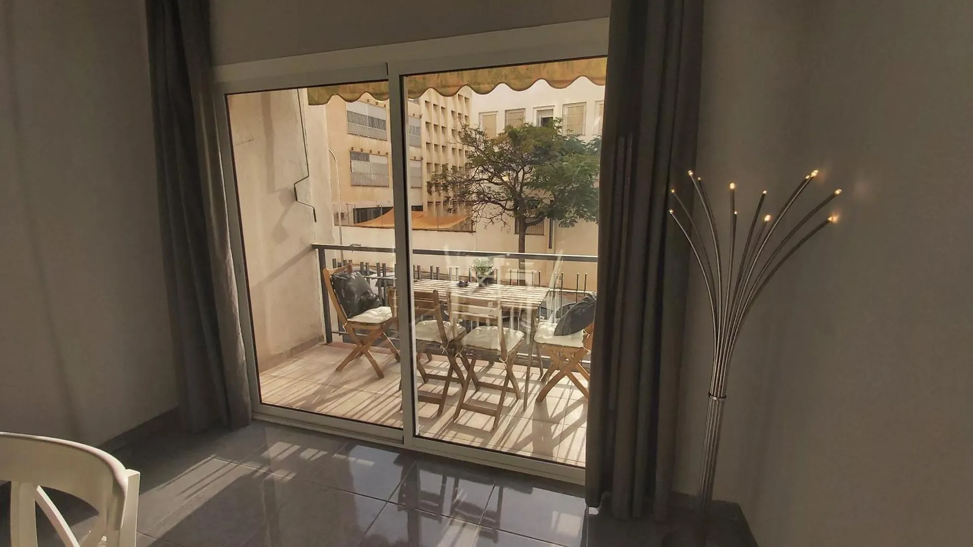 Del Parque Flats San Millan Family Apartment Málaga Spagna